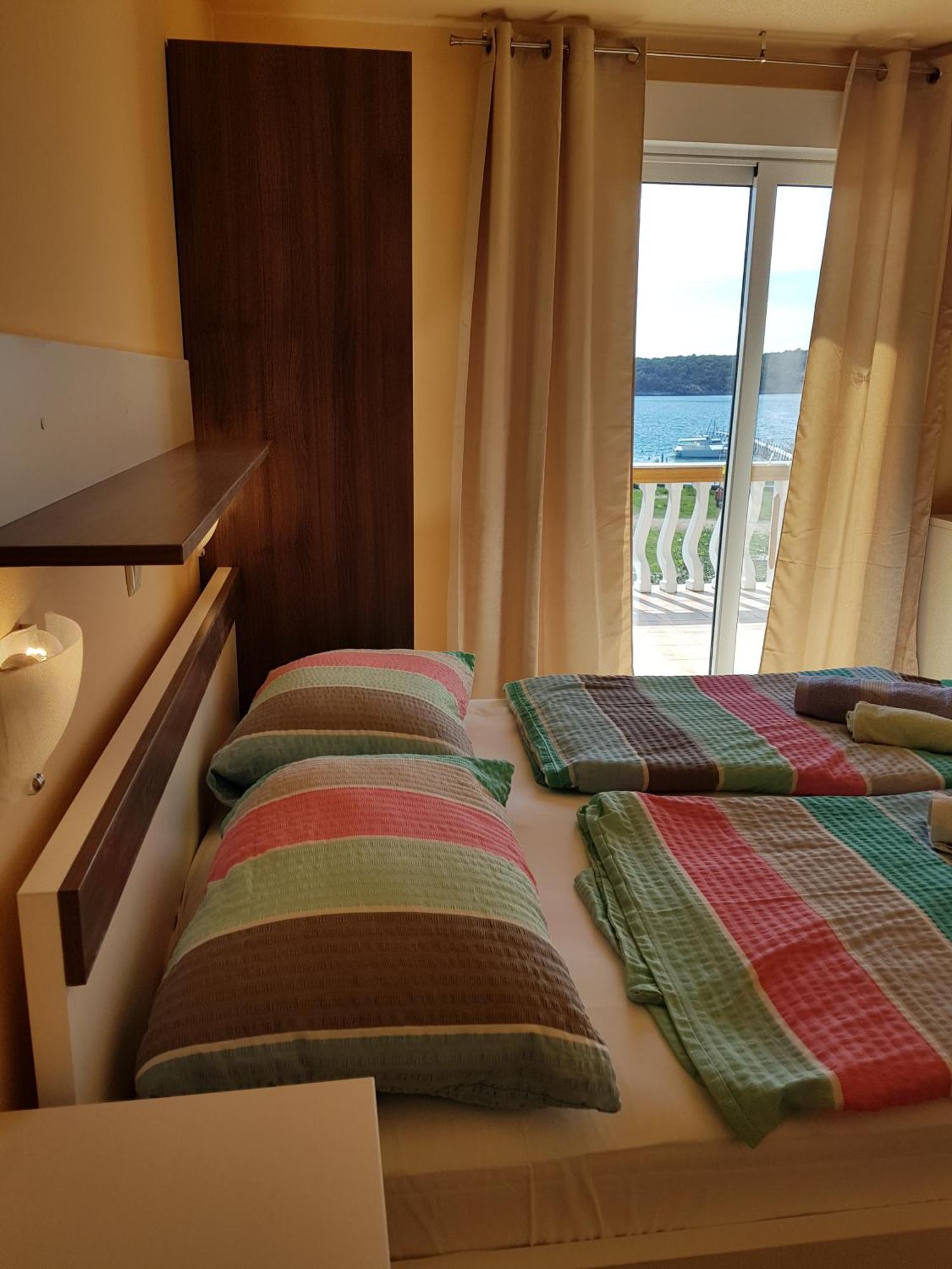 Guesthouse Mira Rab Town Eksteriør billede